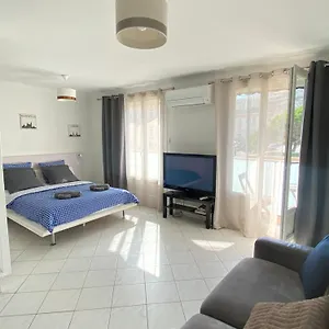 Confortable Près De La Catalane Et Pharo Appartement
